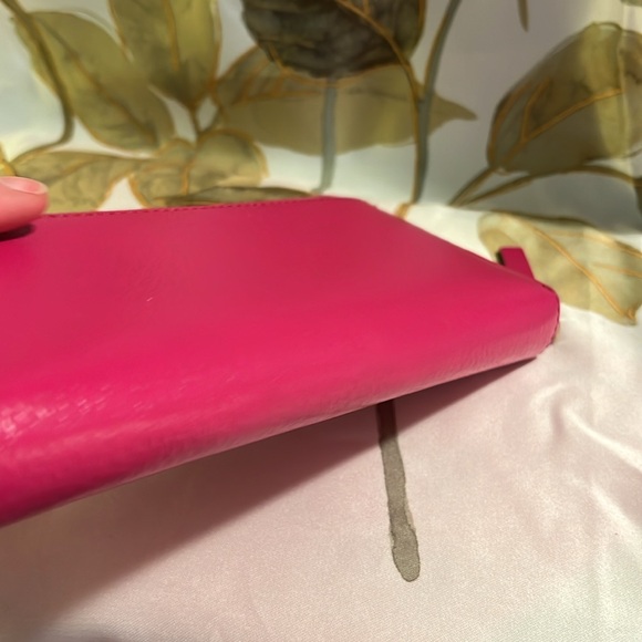 Kate Spade Hot Pink zip wallet - Picture 5 of 8